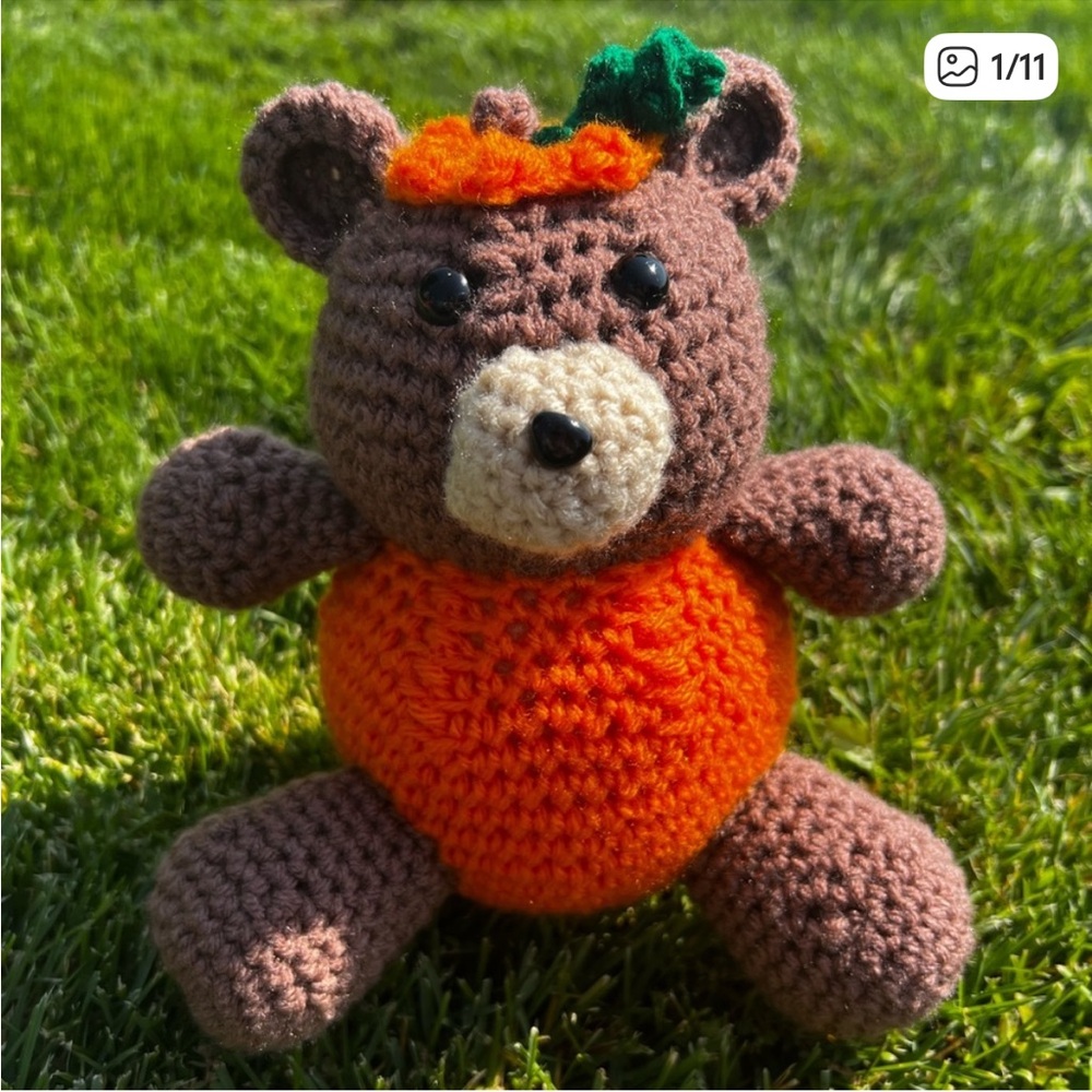 Hand Crocheted Spooktober Halloween Decor Bundle! - Picture 17 of 17